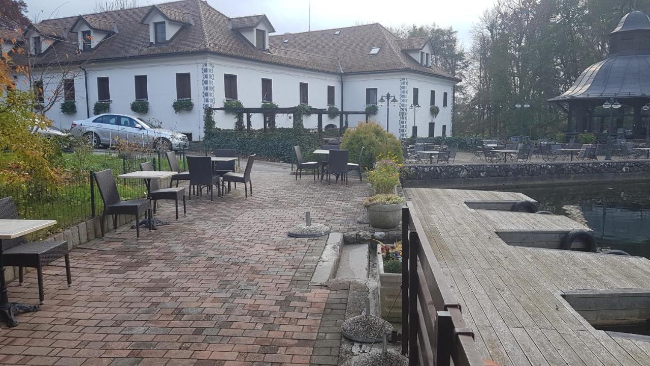 Pr'Simi Bed and Breakfast Golnik Exteriör bild